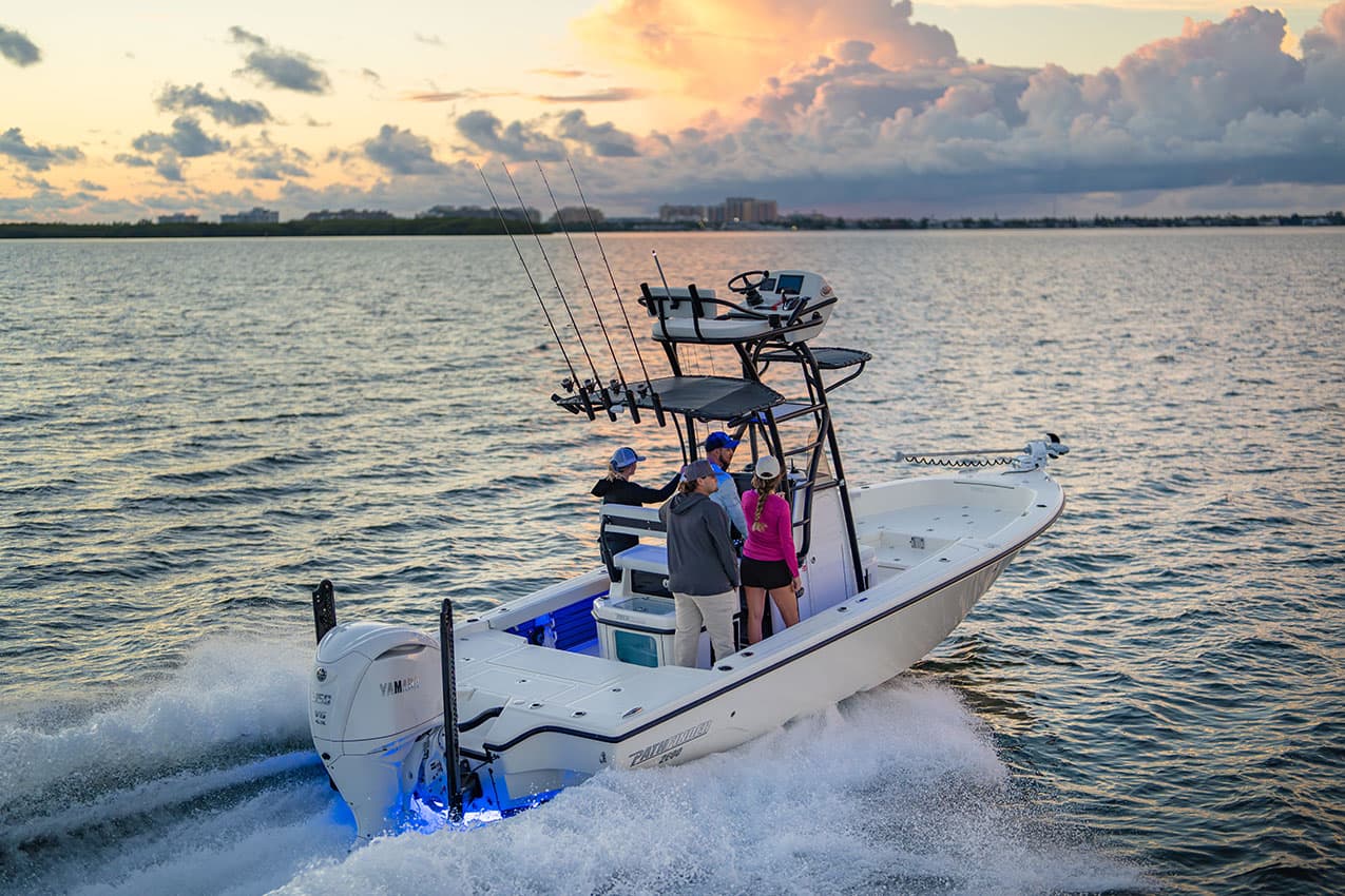 Pathfinder 2600 TRS Bay Boat.